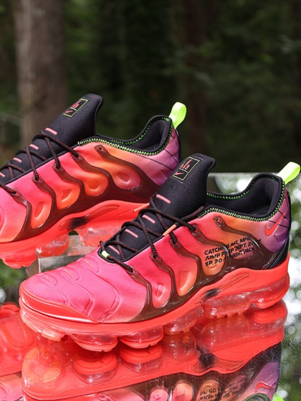 Nike Air Vapormax Plus Laser Crimson - Picture 12 of 15